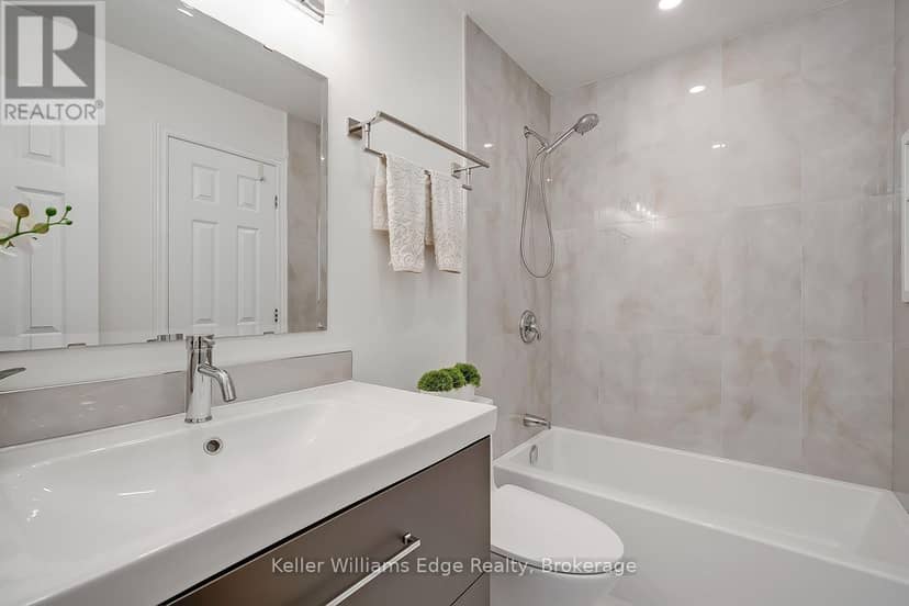 46 Sunnycroft Court W — photo 37 of 40