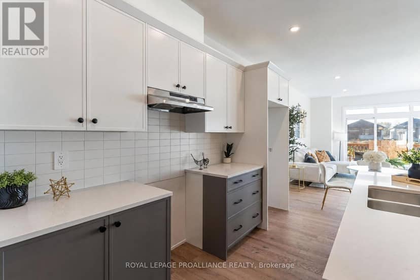 1042 Turner Drive — photo 11 of 28