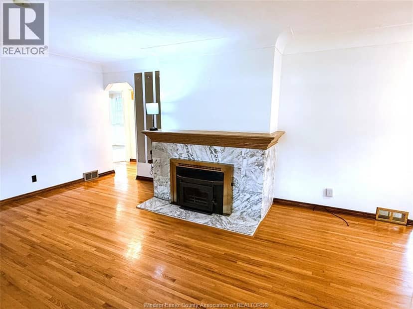 3168 Church, Windsor, photo 4