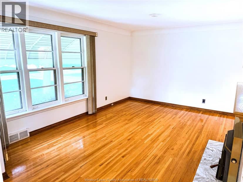 3168 Church, Windsor, photo 5