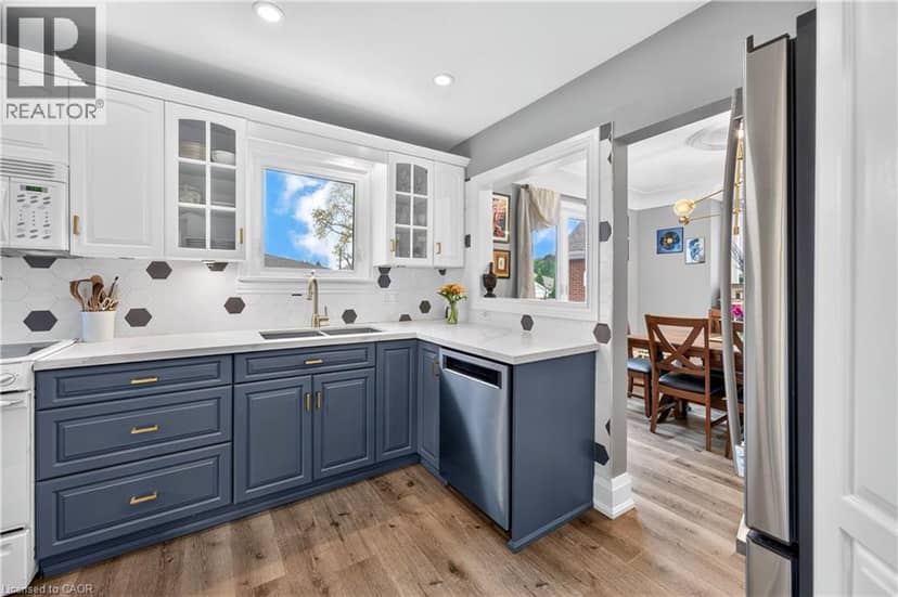 138 CAMERON Avenue S — photo 11 of 25