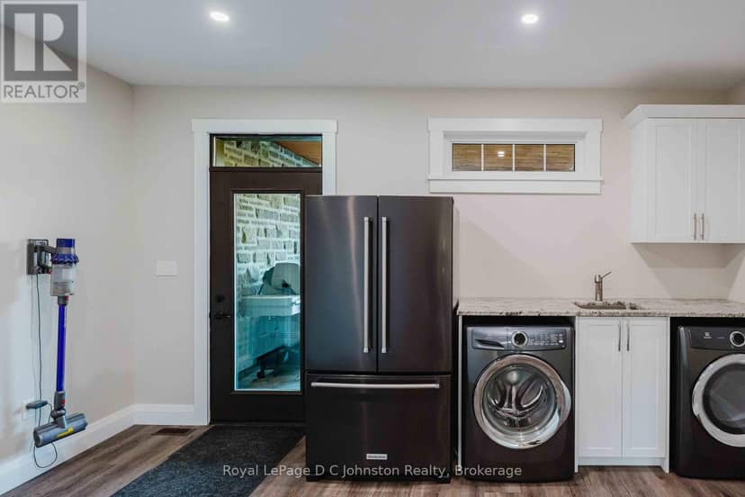 5262 Bruce Road 3 Road — photo 28 of 40