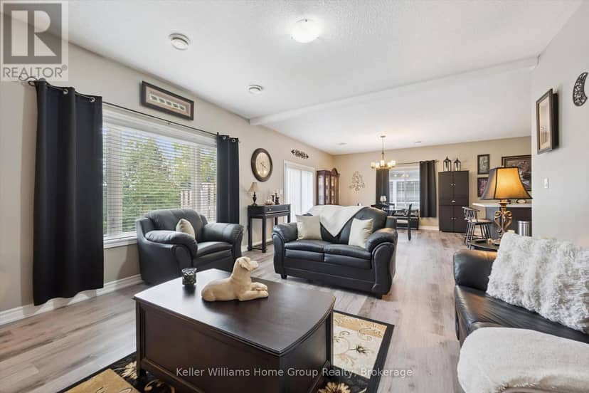 466 Elora Street — photo 16 of 40