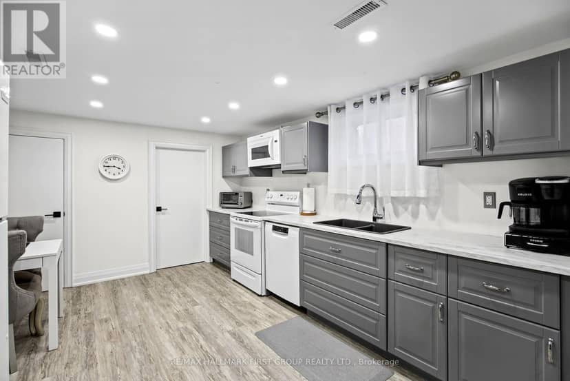 1224 Pharmacy Avenue — photo 33 of 40