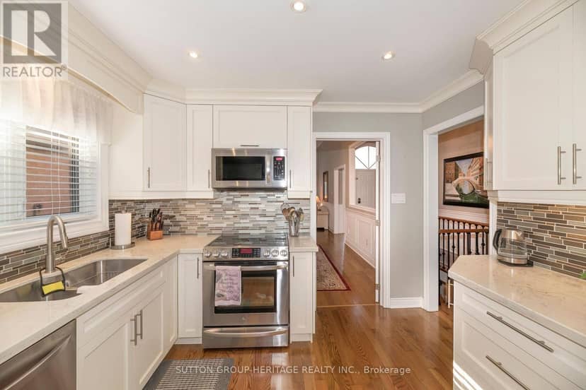 2526 Linwood Street — photo 10 of 40