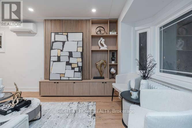 157 Woodycrest Avenue N, Toronto, photo 4