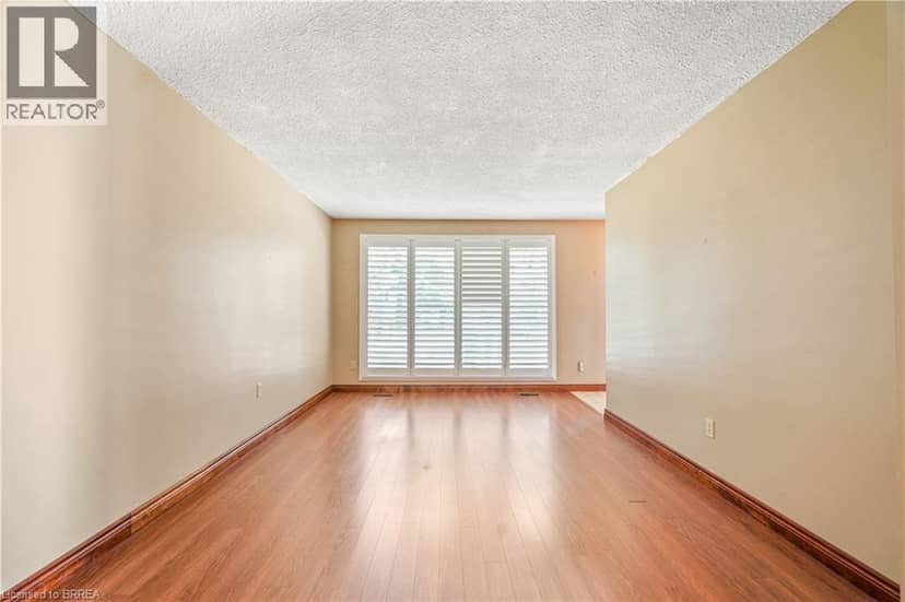 35 IVANHOE Road — photo 10 of 40
