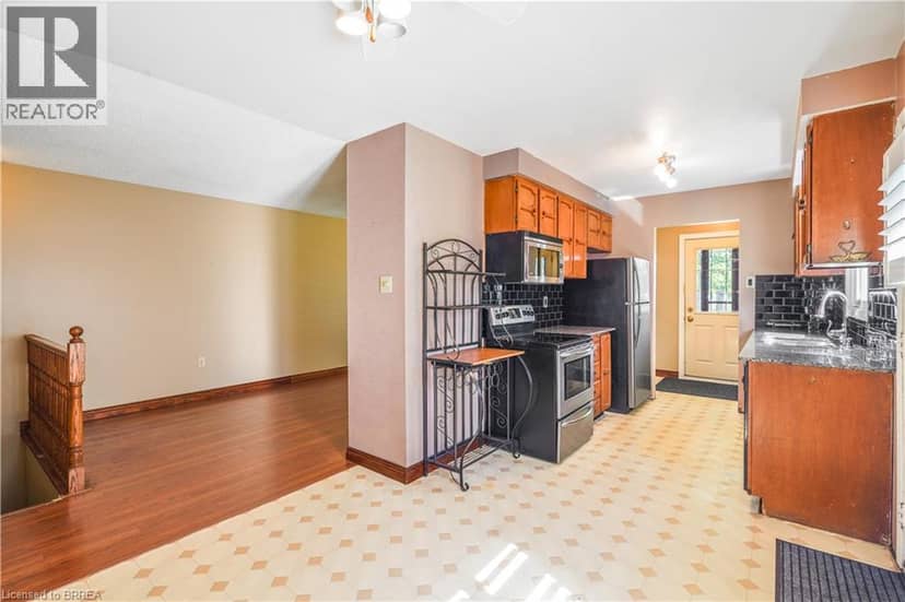 35 IVANHOE Road — photo 14 of 40