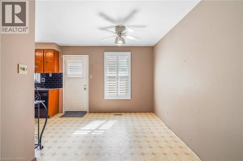 35 IVANHOE Road — photo 12 of 40