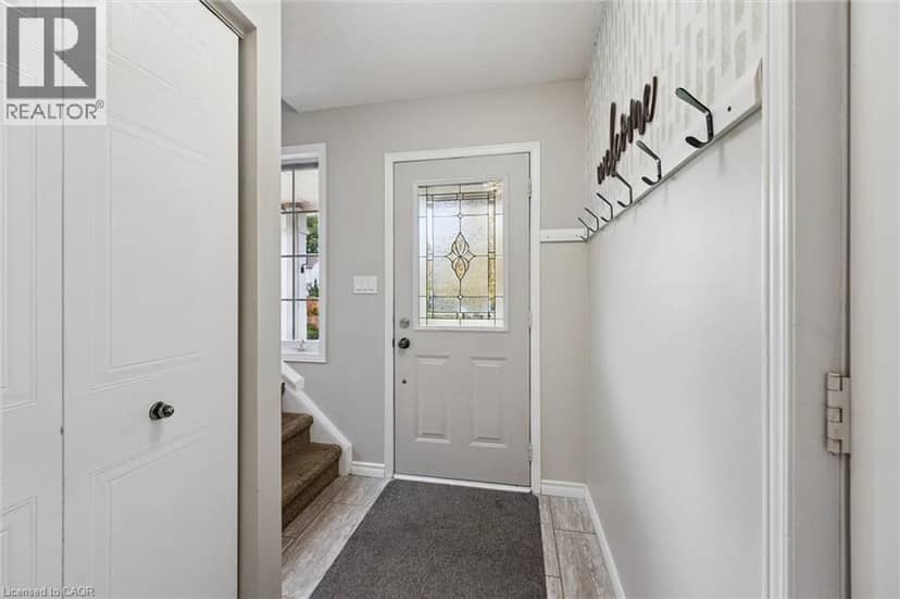 165 CAVELLETTI Court, Waterloo, photo 4