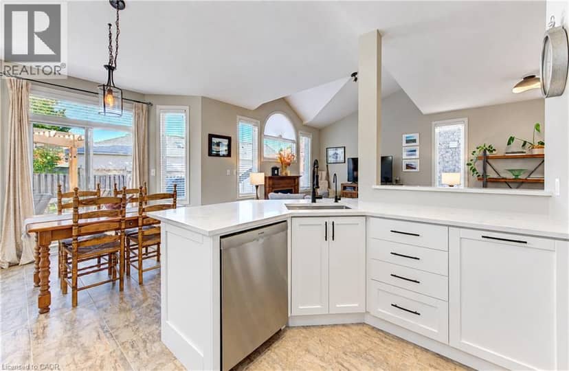 410 SANDY COVE Crescent — photo 19 of 40
