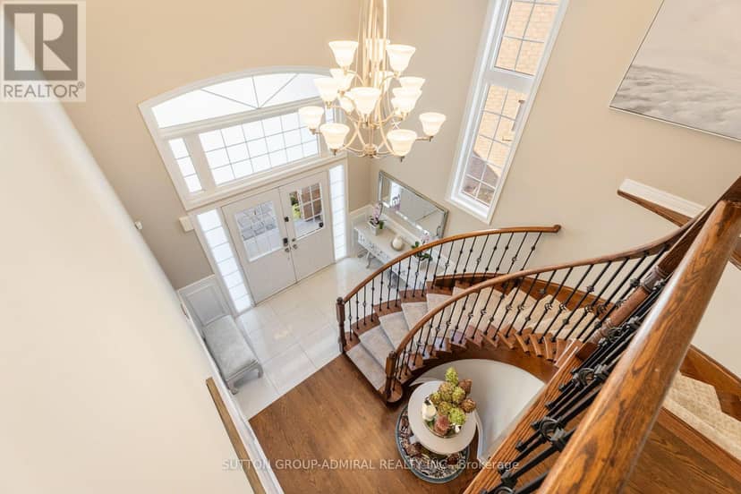 55 Maverick Crescent — photo 24 of 40