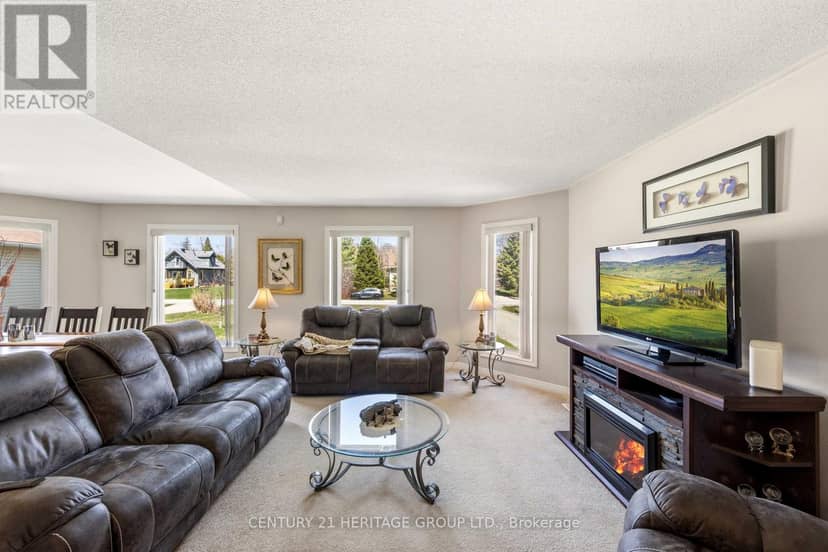 27 Creek Drive — photo 10 of 40