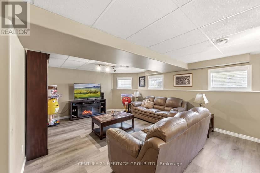 27 Creek Drive — photo 31 of 40