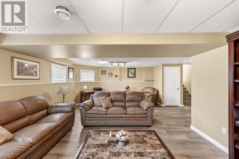 27 Creek Drive — photo 34 of 40