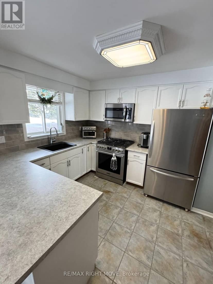 15 Watson Court, Orillia, photo 4