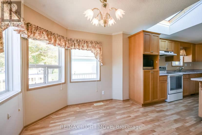 4105 Wesley Street — photo 9 of 40