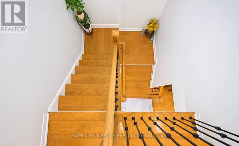 54 Starhill Crescent — photo 11 of 27