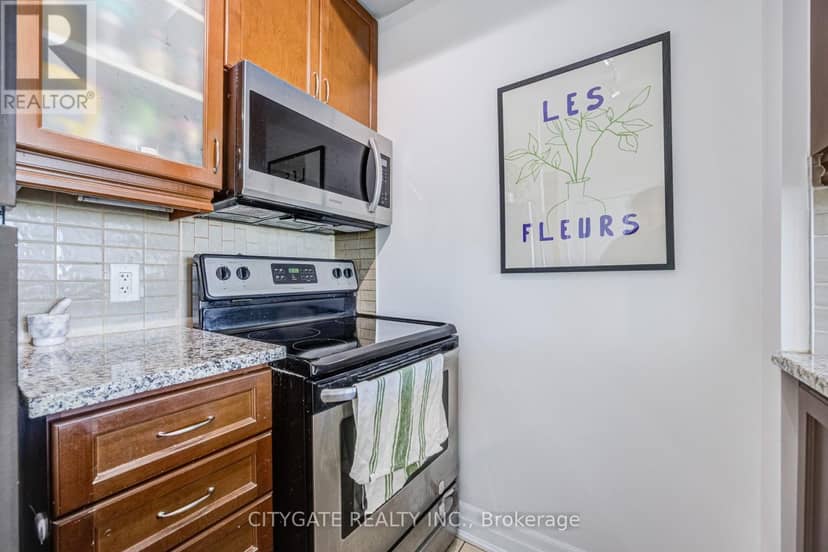 809 - 100 John Street — photo 11 of 38