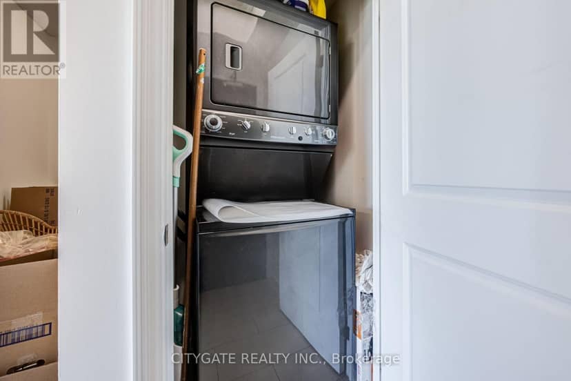 809 - 100 John Street — photo 18 of 38