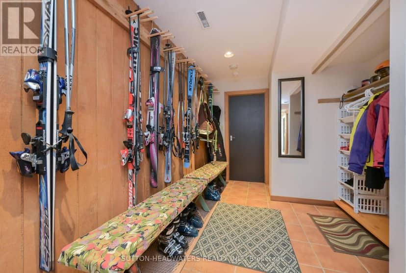 14 - 17585 Mississauga Road — photo 31 of 40
