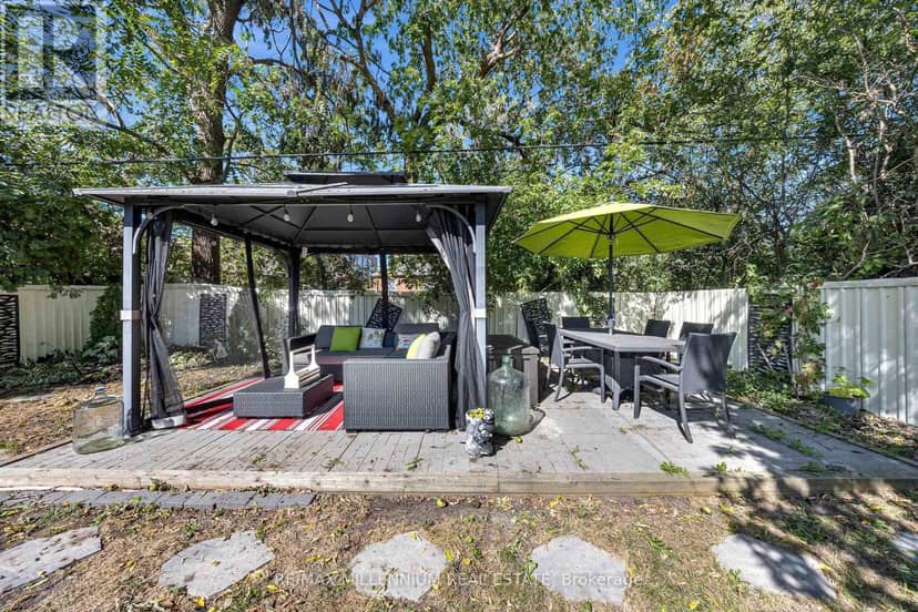 16 Sultana Avenue — photo 37 of 40