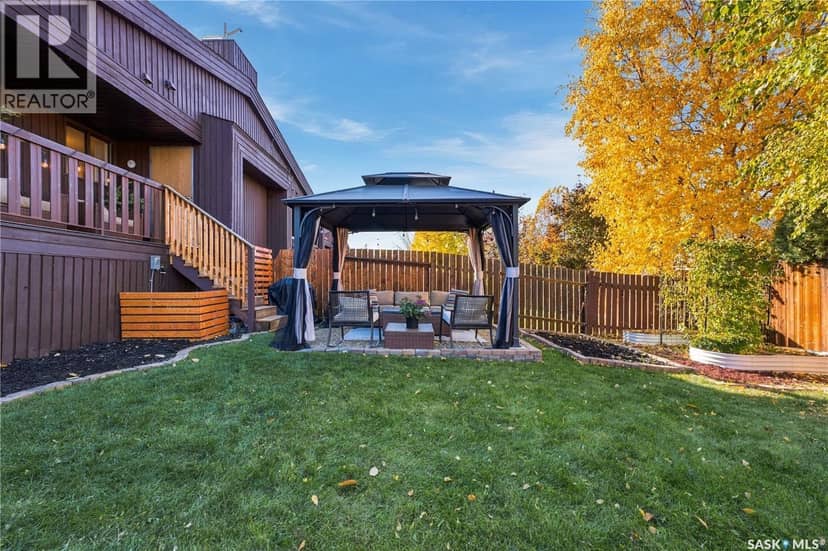 423 Russell ROAD — photo 21 of 24