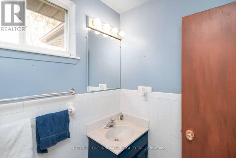 160 Birchcliffe Crescent — photo 31 of 40