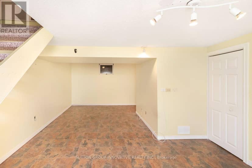 160 Birchcliffe Crescent — photo 34 of 40