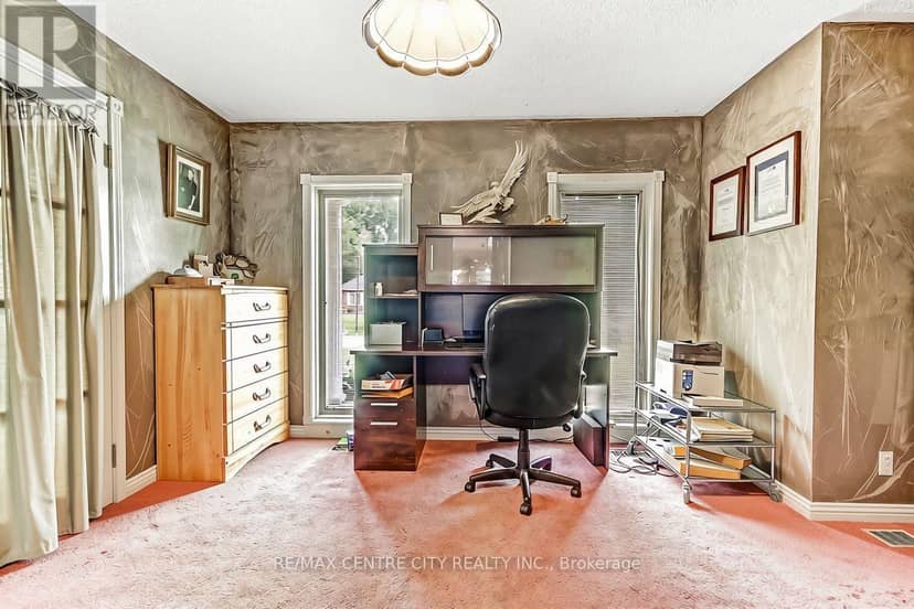 10308 Greenpark Drive, Southwold, photo 5