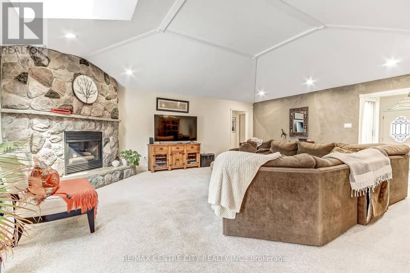 10308 Greenpark Drive, Southwold, photo 6