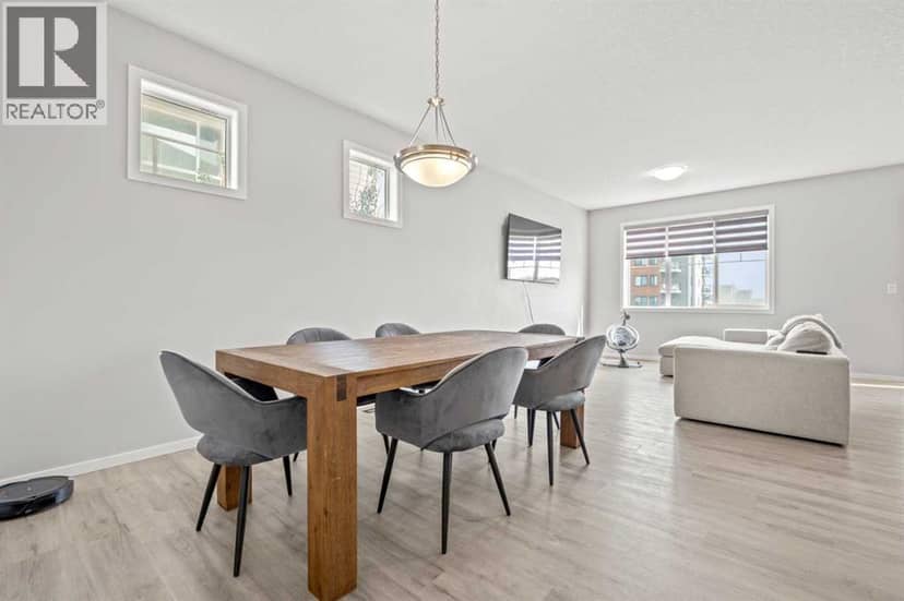 260 Carringham Way NW, Calgary, photo 7