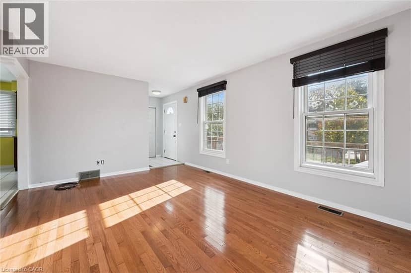 212 HERITAGE Drive — photo 7 of 40