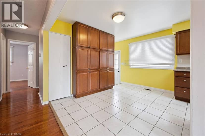 212 HERITAGE Drive — photo 8 of 40