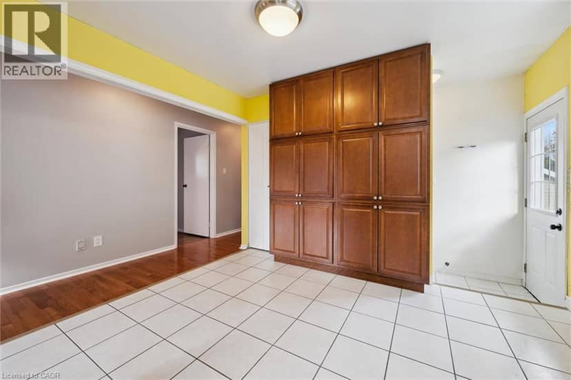 212 HERITAGE Drive — photo 11 of 40