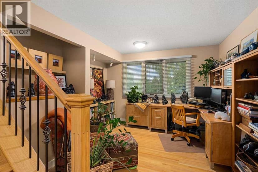 10528 Mapleridge Crescent SE — photo 14 of 40
