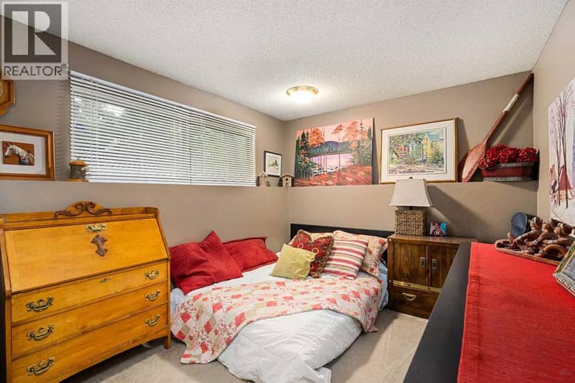 10528 Mapleridge Crescent SE — photo 28 of 40