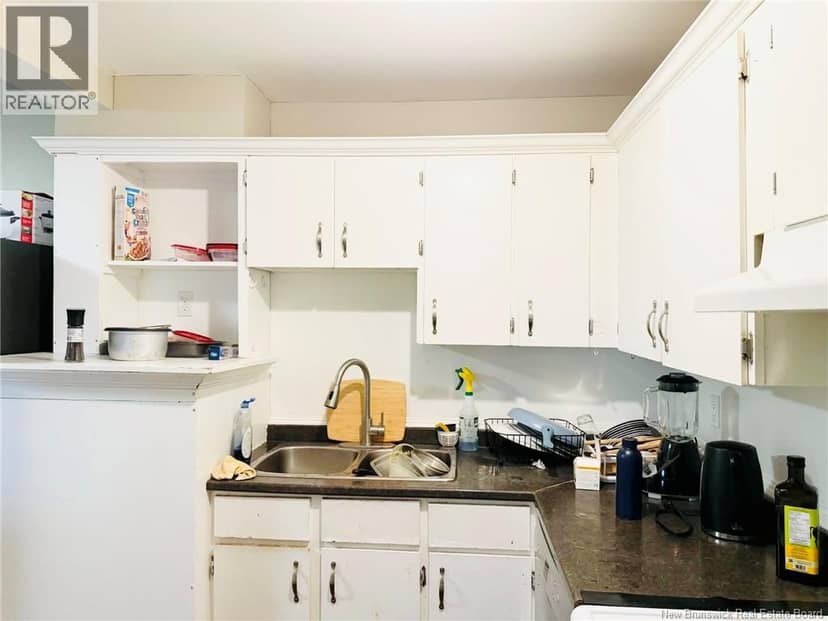 145 Coldbrook Crescent Unit# 10 — photo 10 of 13