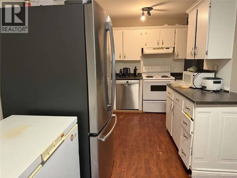 145 Coldbrook Crescent Unit# 10 — photo 9 of 13