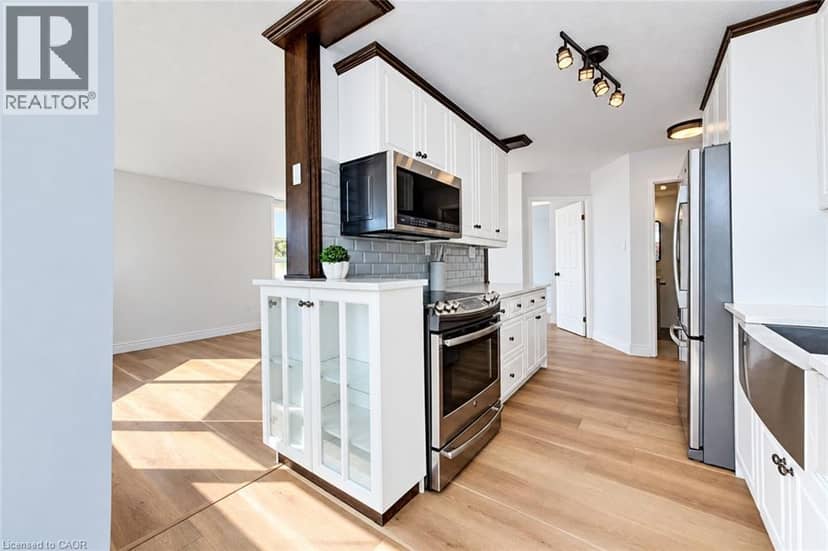 3227 KING Street E Unit# 604 — photo 12 of 39