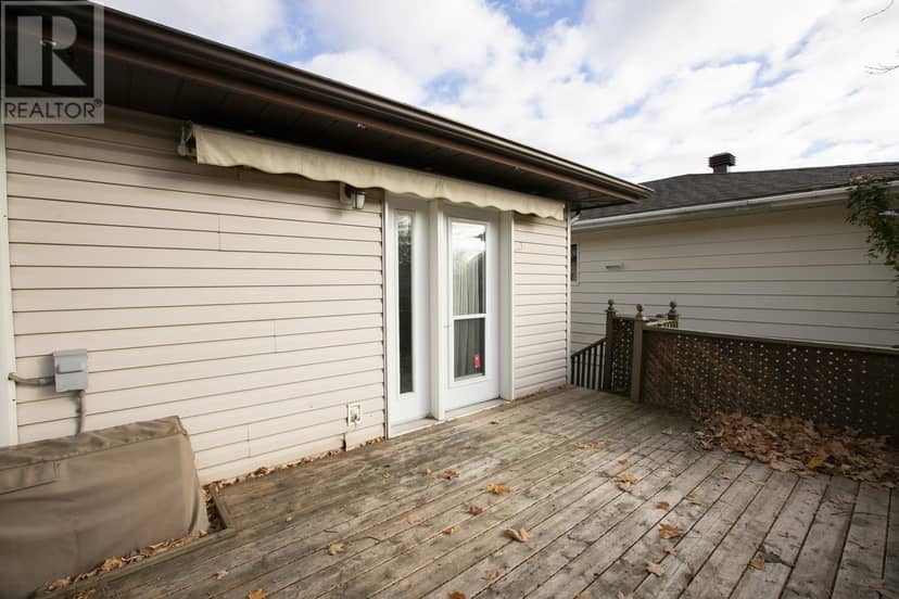 36 Danby RD — photo 9 of 40