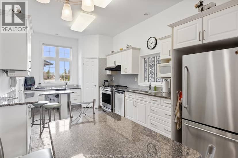 389 Pinehurst Drive — photo 16 of 39