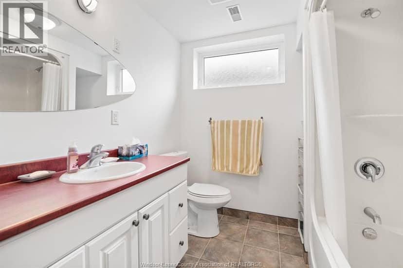 389 Pinehurst Drive — photo 25 of 39