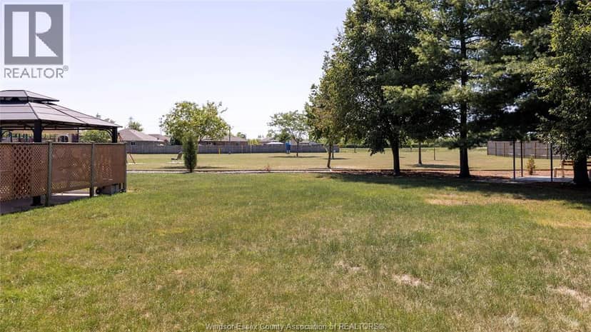 389 Pinehurst Drive — photo 34 of 39
