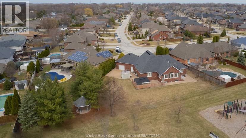389 Pinehurst Drive — photo 33 of 39