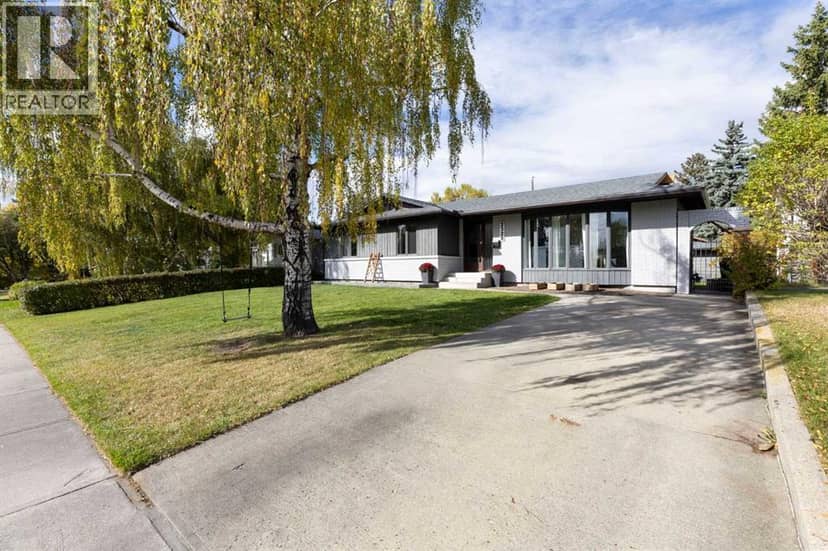 2320 58 Avenue SW — photo 10 of 40
