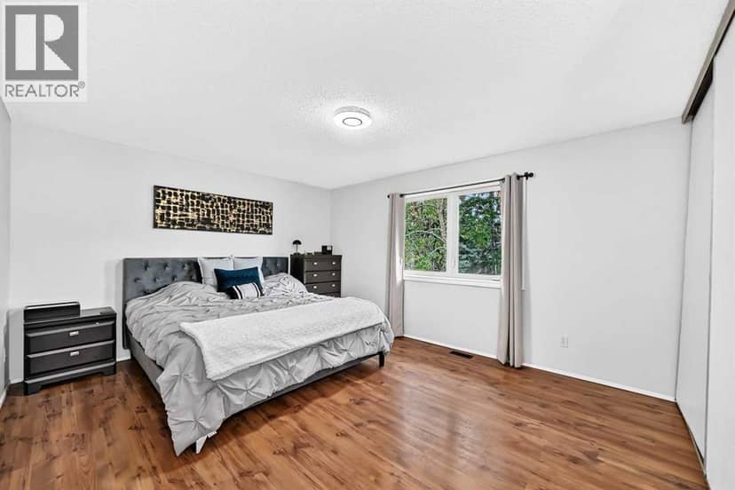 16, 803 Varsity Estates Drive NW — photo 14 of 31