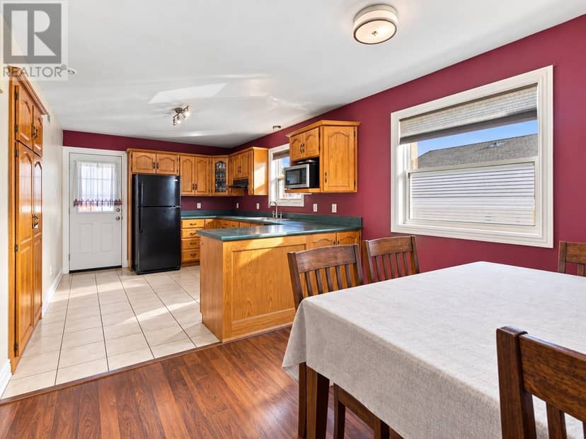 86 GREENSPOND Drive — photo 11 of 26