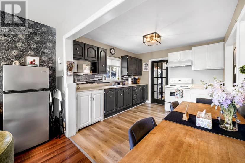 38 Smith Avenue — photo 10 of 40