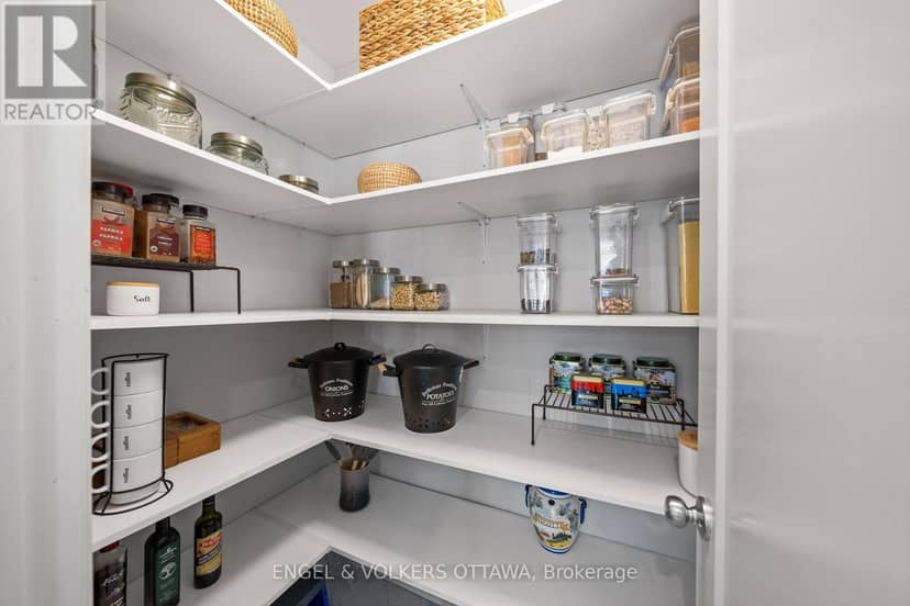 633 Moonflower Crescent — photo 12 of 35